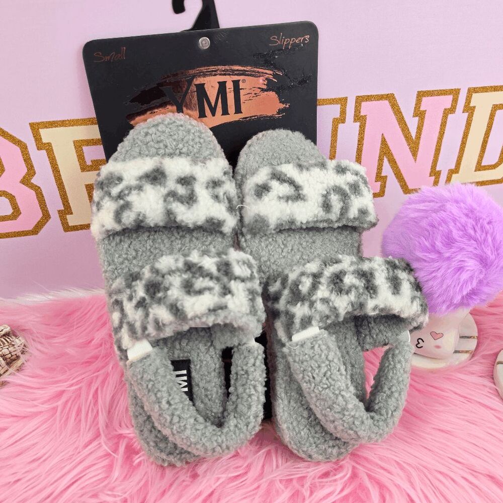 ❤️ NWT YMI Gray Plush Rhinestone Sandals Small 5-6 #7376 ❤️